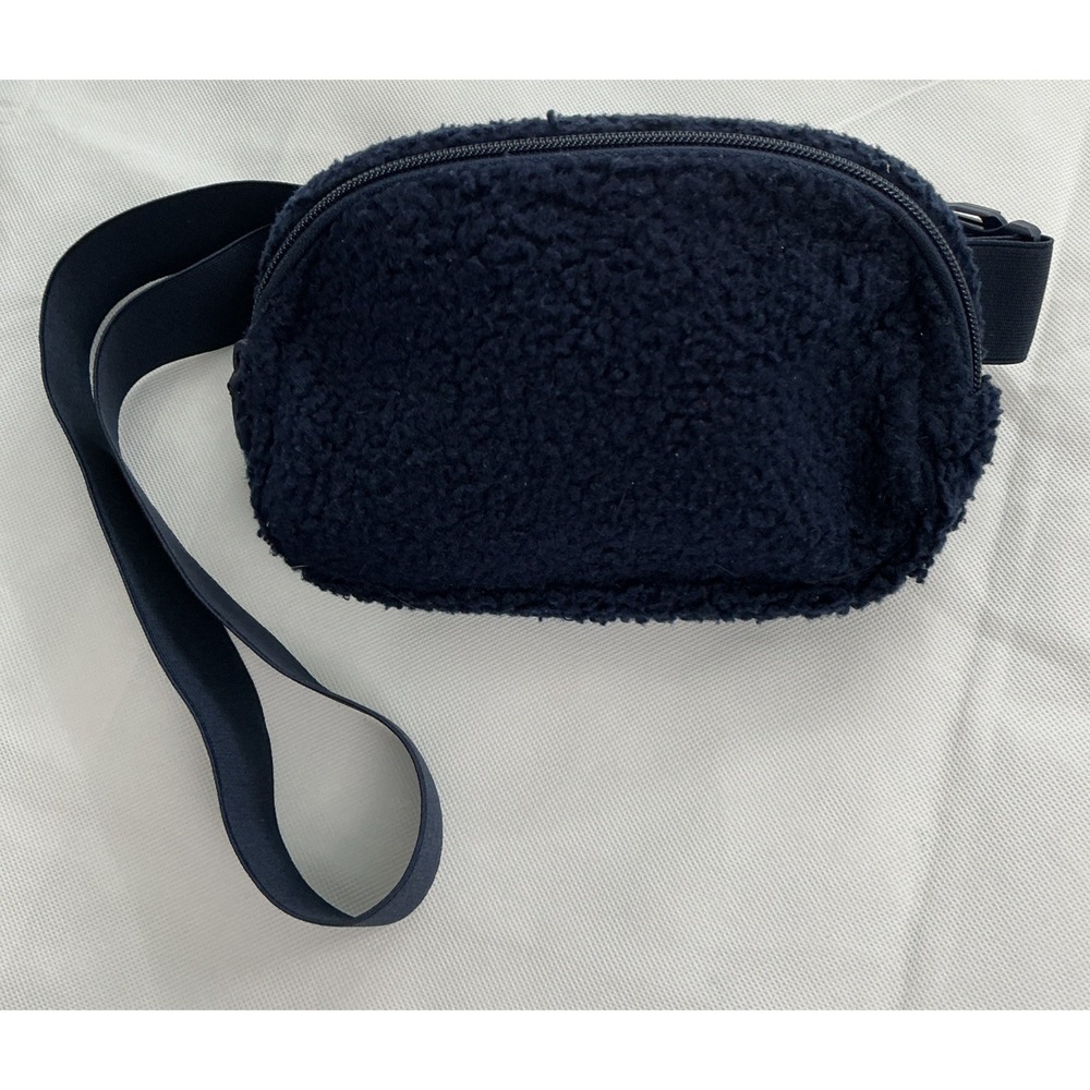 Vera Bradley Woodward Small Belt Bag Fanny Pack Navy Fleece Faux Fur VBC24